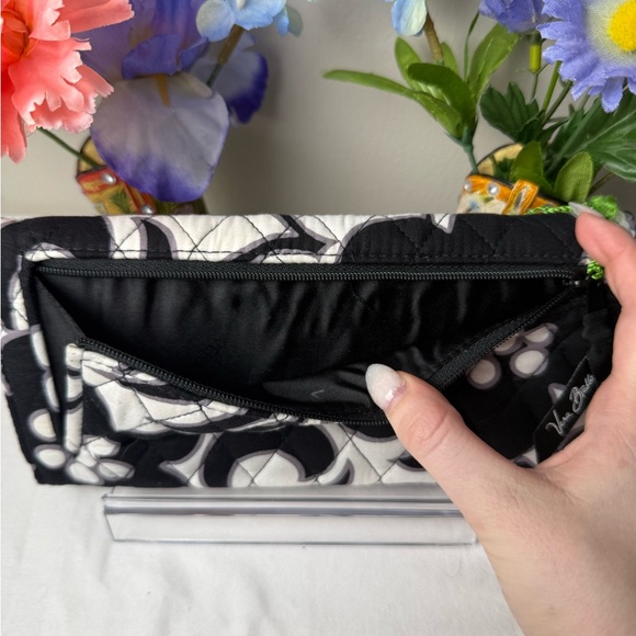 NWT Vera Bradley Night and Day Trifold Wallet Retired Pattern - Picture 5 of 8